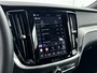 Volvo V60 T6 Recharge Plus Dark | 18" | Sporstoelen | 360 Camera | Trekhaak | Harman Kardon | Elektr. verst. Stoelen | Stoel/Stuur/Achterbankverwarming | Adaptieve Cruise | BLIS