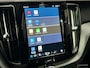 Volvo XC60 2.0 T6 Plug-in hybrid AWD Essential Edition Bright | Lederen bekleding | Adaptieve Cruise | Panoramadak | BLIS | Trekhaak | 18" Lichtmetalen velgen | Achterbank verwarmd | Achteropkomend verkeer waarschuwing | Achteruitrij assistent