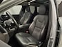 Volvo XC60 2.0 T6 Plug-in hybrid AWD Essential Edition Bright | Lederen bekleding | Adaptieve Cruise | Panoramadak | BLIS | Trekhaak | 18" Lichtmetalen velgen | Achterbank verwarmd | Achteropkomend verkeer waarschuwing | Achteruitrij assistent