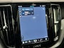 Volvo XC60 2.0 T6 Plug-in hybrid AWD Essential Edition Bright | Lederen bekleding | Adaptieve Cruise | Panoramadak | BLIS | Trekhaak | 18" Lichtmetalen velgen | Achterbank verwarmd | Achteropkomend verkeer waarschuwing | Achteruitrij assistent