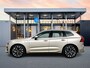 Volvo XC60 T6 Recharge Ultra Bright | 21" | Luchtvering | Geventileerd Nappa | Massage Stoelen | Bowers & Wilkins | Head-up | Trekhaak | 360 Camera | Elektr. verst. Stoelen