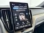 Volvo XC60 T6 Recharge Ultra Bright | 21" | Luchtvering | Getint Glas | Panoramadak | Head-up | Harman Kardon | Elektr. verst. Stoelen | Full LED | Stoel/Stuur/Achterbankverwarming