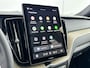 Volvo XC60 T6 Recharge Ultra Bright | 21" | Luchtvering | Getint Glas | Panoramadak | Head-up | Harman Kardon | Elektr. verst. Stoelen | Full LED | Stoel/Stuur/Achterbankverwarming