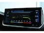 Peugeot 2008 1.2 Turbo GT Pack | Adapt. Cruise | Trekhaak | Stoelverwarming | Keyless | Alcantara | Carplay | Navi | BLIS | 18 Inch | Camera