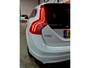 Volvo V60 1.6 T3 150PK Summum + Bi-Xenon|Trekhaak|Digital Cockpit|Clima|Cruise|PDC|Bluetooth|Leder/stof|19"LMV