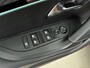 Peugeot e-2008 EV GT 50 kWh | SOH 93,7%| Full LED koplampen | Camera | Parkeersensoren rondom | Apple CarPlay/Android Auto |