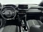 Peugeot e-2008 EV GT 50 kWh | SOH 93,7%| Full LED koplampen | Camera | Parkeersensoren rondom | Apple CarPlay/Android Auto |