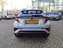 Toyota C-HR 1.8 Hybrid STYLE STOEL/STUURVERW BLIND SPOT KEYLESS 18'' LM-VELGEN PARK-SENSOREN CAMERA NAVI AD-CRUISE CLIMA PRIVACY GLASS