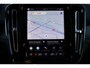 Volvo EX40 Plus Black Edition 70 kWh - Panorama/schuifdak - IntelliSafe Assist & Surround - Harman/Kardon audio - Parkeercamera achter - Verwarmde voorstoelen & stuur - Parkeersensoren voor & achter - Elektr. bedienb. voorstoelen met geheugen links - Draadloze tel. lader - Warmtepomp - Extra getint glas - 20' LMV