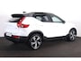 Volvo XC40 B4 R-Design - IntelliSafe Assist & Surround - Harman/Kardon audio - Adaptieve LED koplampen - Parkeercamera achter - Verwarmde voorstoelen & stuur - Parkeersensoren voor & achter - Elektr. bedienb. voorstoelen met geheugen links - Draadloze tel. lader - Extra getint glas - Elektr. inklapbare trekhaak - 19' LMV
