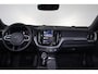 Volvo XC60 T6 Recharge AWD Plus Dark - Panorama/schuifdak - IntelliSafe Assist & Surround - Harman/Kardon audio - Parkeercamera achter - Verwarmde voorstoelen, stuur & achterbank - Parkeersensoren voor & achter - Elektr. bedienb. voorstoelen met geheugen - Draadloze tel. lader - Elektr. inklapbare trekhaak - 21' LMV