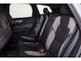 Volvo XC60 T6 Recharge AWD Plus Dark - Panorama/schuifdak - IntelliSafe Assist & Surround - Harman/Kardon audio - Parkeercamera achter - Verwarmde voorstoelen, stuur & achterbank - Parkeersensoren voor & achter - Elektr. bedienb. voorstoelen met geheugen - Draadloze tel. lader - Elektr. inklapbare trekhaak - 21' LMV