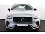 Volvo XC60 T6 Recharge AWD Plus Dark - Panorama/schuifdak - IntelliSafe Assist & Surround - Harman/Kardon audio - Parkeercamera achter - Verwarmde voorstoelen, stuur & achterbank - Parkeersensoren voor & achter - Elektr. bedienb. voorstoelen met geheugen - Draadloze tel. lader - Elektr. inklapbare trekhaak - 21' LMV