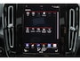 Volvo XC40 T3 Momentum - IntelliSafe Assist & Surround - Harman/Kardon audio - Adaptieve LED koplampen - Parkeercamera achter - Verwarmde voorstoelen - Parkeersensoren voor & achter - Elektr. bedienb. voorstoelen met geheugen links - Draadloze tel. lader - 18' LMV