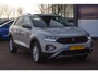 Volkswagen T-Roc 1.5 TSI Life 150PK / Orig-NL / Vitrual /Navigatie/Camera / ParkeerHulp / ACC / = NIEUW-TYPE !!