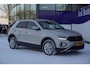 Volkswagen T-Roc 1.5 TSI Life 150PK / Orig-NL / Vitrual /Navigatie/Camera / ParkeerHulp / ACC / = NIEUW-TYPE !!
