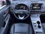Hyundai Kona Electric EV Premium 64 kWh Automaat / NL auto / Accu SoH 100% / Batterijgarantie 8 jaar 160.000 km / Dealer onderhouden / WLTP 484 km / Warmtepomp / Leder / Navigatie / HUD / Krell audio / Stuur- en stoelverwarming / Stoelventilatie /