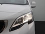 Peugeot Expert 2.0 BlueHDI Standard L2 Asphalt 180PK Aut. Achteruitrijcamera, Keyless, Head-Up Display, Zijschuifdeur links en rechts, Navi, Trekhaak, Houten Laadvloer, 17" LM Velgen