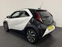 Toyota Aygo X 1.0 VVT-i Automaat Pulse | DEMO ! | Navigatie Apple Carplay/Android Auto Camera 17" Lichtmetalen Velgen Climate Control Adaptive Cruise Control Two Tone