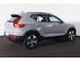 Volvo XC40 B4 Plus Dark - IntelliSafe Assist & Surround - Harman/Kardon audio - Parkeercamera achter - Verwarmde voorstoelen & stuur - Parkeersensoren voor & achter - Elektr. bedienb. voorstoelen met geheugen links - Draadloze tel. lader - Elektr. inklapbare trekhaak - 19' LMV