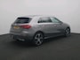 Mercedes-Benz A-klasse 250 e Luxury Line | Trekhaak Wegklapbaar | Sfeerverlichting | Smartphone Integratie Pakket | Verwarmd Stuurwiel | Klasse 3 Alarm | Achteruitrij Camera