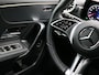 Mercedes-Benz A-klasse 250 e Luxury Line | Trekhaak Wegklapbaar | Sfeerverlichting | Smartphone Integratie Pakket | Verwarmd Stuurwiel | Klasse 3 Alarm | Achteruitrij Camera