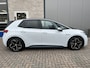 Volkswagen ID.3 First Plus 58 kWh / 89% SOH/ TREKHAAK/ CAMERA/ PARK. SENSOREN/ IQ. LIGHT/ DIGITAL DASHBOARD/ APP CONNECT/ BLUETOOTH/ NAVI/ CLIMA/ 19" LMV