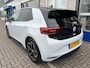 Volkswagen ID.3 First Plus 58 kWh / 89% SOH/ TREKHAAK/ CAMERA/ PARK. SENSOREN/ IQ. LIGHT/ DIGITAL DASHBOARD/ APP CONNECT/ BLUETOOTH/ NAVI/ CLIMA/ 19" LMV