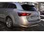 Toyota Avensis Touring Sports 1.8 VVT-i Executive, Automaat