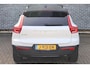 Volvo XC40 1.5 T5 Recharge R-Design | Plug-in Hybrid (PHEV) | Trekhaak | Achteruitrijcamera | Stoelverwarming | Lichtmetalen Velgen 19 inch | Verwarmde Voorruit | Cruise Control Adaptief | Navigatie