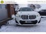 BMW X1 XDRIVE 2.3I 204PK M-SPORT KEURIGE NETTE STAAT VOLLEDIG DEALER ONDERHOUDEN ELECTR.TREKHAAK 360CAMERA FULL LED LEDER SPORTSTUUR+STOELEN VIRTUEEL COCKPIT STOELVERWARMING ANDROID/APPLECARPLAY NAVI CRUISE CLIMA PDC V+A ENZ...