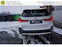 BMW X1 XDRIVE 2.3I 204PK M-SPORT KEURIGE NETTE STAAT VOLLEDIG DEALER ONDERHOUDEN ELECTR.TREKHAAK 360CAMERA FULL LED LEDER SPORTSTUUR+STOELEN VIRTUEEL COCKPIT STOELVERWARMING ANDROID/APPLECARPLAY NAVI CRUISE CLIMA PDC V+A ENZ...