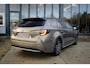 Toyota Corolla Touring Sports 1.8 Hybrid Active Bi-tone // Stoel- & Stuurverwarming | HUD | Camera | CarPlay & Android Auto | Elek. achterklep | Adap. cruise control