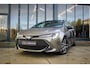 Toyota Corolla Touring Sports 1.8 Hybrid Active Bi-tone // Stoel- & Stuurverwarming | HUD | Camera | CarPlay & Android Auto | Elek. achterklep | Adap. cruise control