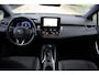 Toyota Corolla Touring Sports 1.8 Hybrid Active Bi-tone // Stoel- & Stuurverwarming | HUD | Camera | CarPlay & Android Auto | Elek. achterklep | Adap. cruise control