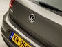 Volkswagen Polo 1.0 TSI Sportline (APPLE CARPLAY, GROOT NAVI, CLIMATE, PARKEERSENSOREN, LM VELGEN, NIEUWE APK, NIEUWSTAAT)