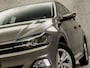 Volkswagen Polo 1.0 TSI Sportline (APPLE CARPLAY, GROOT NAVI, CLIMATE, PARKEERSENSOREN, LM VELGEN, NIEUWE APK, NIEUWSTAAT)