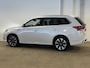 Mitsubishi Outlander 2.0 PHEV instyle+ / cruise control adaptief / elektrisch glazen schuif-/kanteldak / LED koplampen / voorstoelen verwarmd /