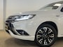 Mitsubishi Outlander 2.0 PHEV instyle+ / cruise control adaptief / elektrisch glazen schuif-/kanteldak / LED koplampen / voorstoelen verwarmd /