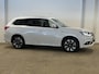 Mitsubishi Outlander 2.0 PHEV instyle+ / cruise control adaptief / elektrisch glazen schuif-/kanteldak / LED koplampen / voorstoelen verwarmd /