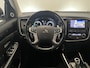 Mitsubishi Outlander 2.0 PHEV instyle+ / cruise control adaptief / elektrisch glazen schuif-/kanteldak / LED koplampen / voorstoelen verwarmd /