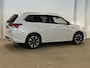 Mitsubishi Outlander 2.0 PHEV instyle+ / cruise control adaptief / elektrisch glazen schuif-/kanteldak / LED koplampen / voorstoelen verwarmd /