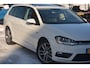Volkswagen Golf Variant 1.2 TSI Business Edition Connected R 2e eigenaar 90881 NAP R line zeer compleet met oa half leren bekleding pdc camera pdc panoramadak schuifkantel dak ttrekhaak afneembaar audio