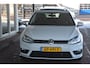 Volkswagen Golf Variant 1.2 TSI Business Edition Connected R 2e eigenaar 90881 NAP R line zeer compleet met oa half leren bekleding pdc camera pdc panoramadak schuifkantel dak ttrekhaak afneembaar audio