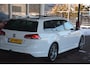 Volkswagen Golf Variant 1.2 TSI Business Edition Connected R 2e eigenaar 90881 NAP R line zeer compleet met oa half leren bekleding pdc camera pdc panoramadak schuifkantel dak ttrekhaak afneembaar audio
