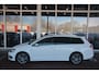 Volkswagen Golf Variant 1.2 TSI Business Edition Connected R 2e eigenaar 90881 NAP R line zeer compleet met oa half leren bekleding pdc camera pdc panoramadak schuifkantel dak ttrekhaak afneembaar audio