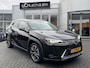 Lexus UX 250h Preference Line NL-AUTO TREKHAAK BLIND-SPOT PARK-SENS KEYLESS CARPLAY