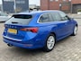Skoda Octavia Combi 1.5 TSI 150 pk First Edition Trekhaak Navi Led Matrix Stoelverwarming Adaptieve Cruise ACC Carplay PDC v+a Chroom Rails Extra Getint Glas NL Auto