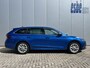 Skoda Octavia Combi 1.5 TSI 150 pk First Edition Trekhaak Navi Led Matrix Stoelverwarming Adaptieve Cruise ACC Carplay PDC v+a Chroom Rails Extra Getint Glas NL Auto