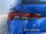 Skoda Octavia Combi 1.5 TSI 150 pk First Edition Trekhaak Navi Led Matrix Stoelverwarming Adaptieve Cruise ACC Carplay PDC v+a Chroom Rails Extra Getint Glas NL Auto
